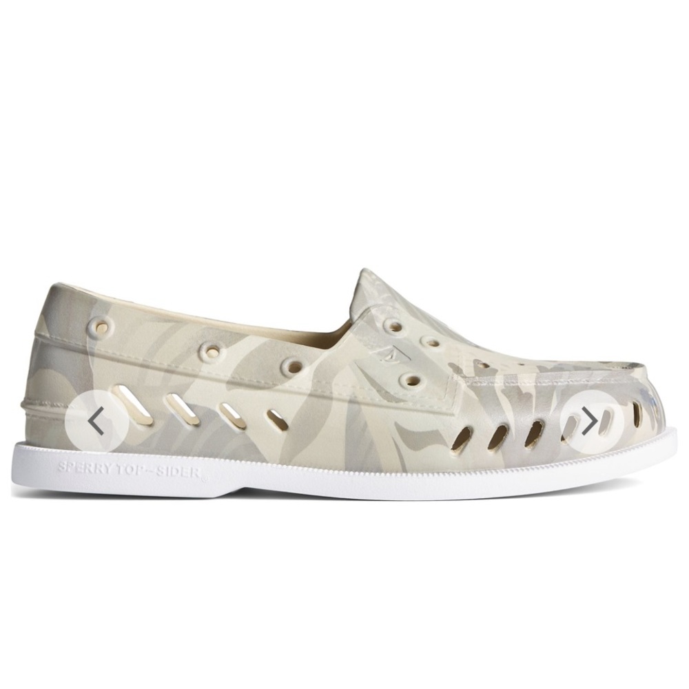 Women’s size 7 Sperry Float Boat Shoes